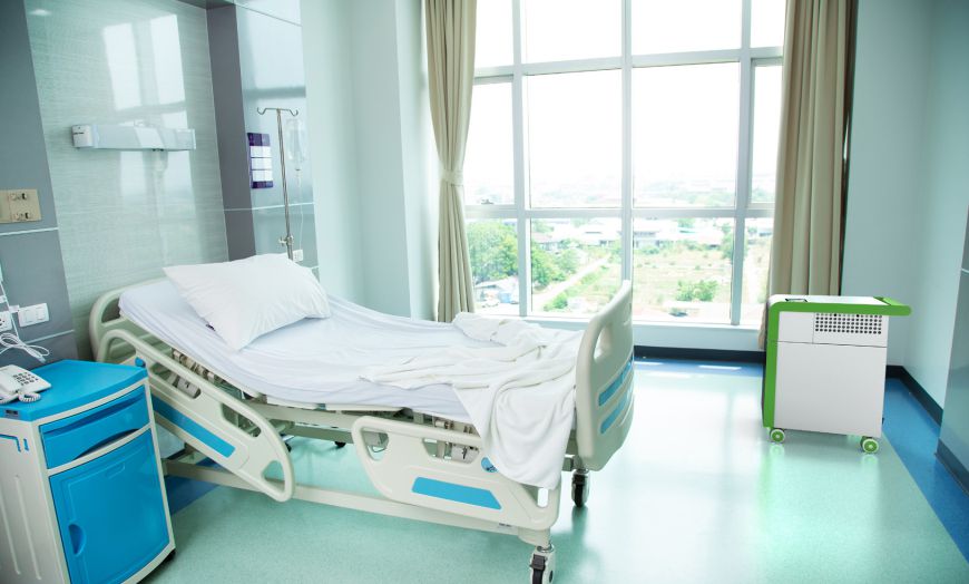 HEPA Luftreiniger in einem Patientenzimmer